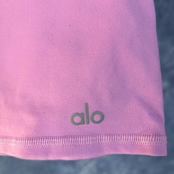 Alo Pink Bike Yoga Shorts Sz M - Picture 4 of 4